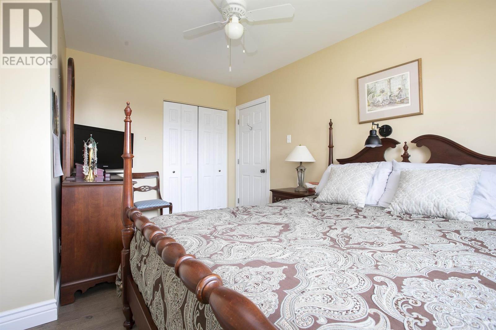 320 Sydenham RD - 34