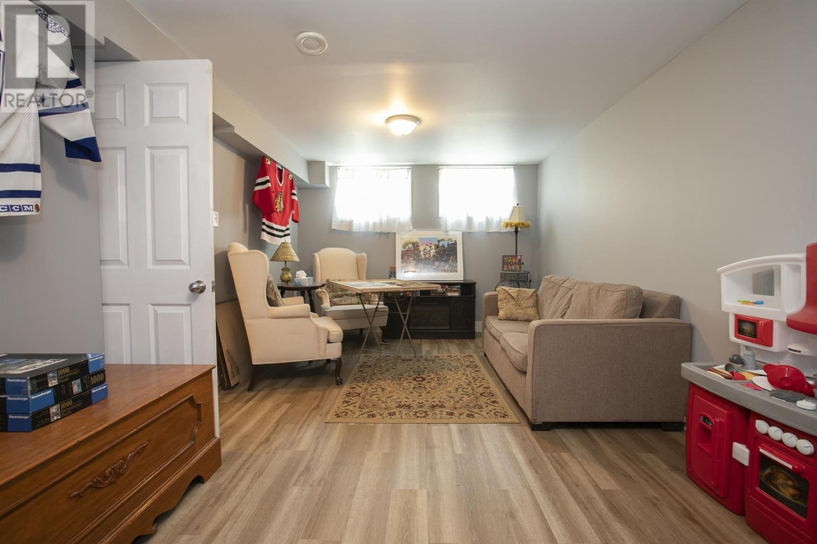 320 Sydenham RD - 44