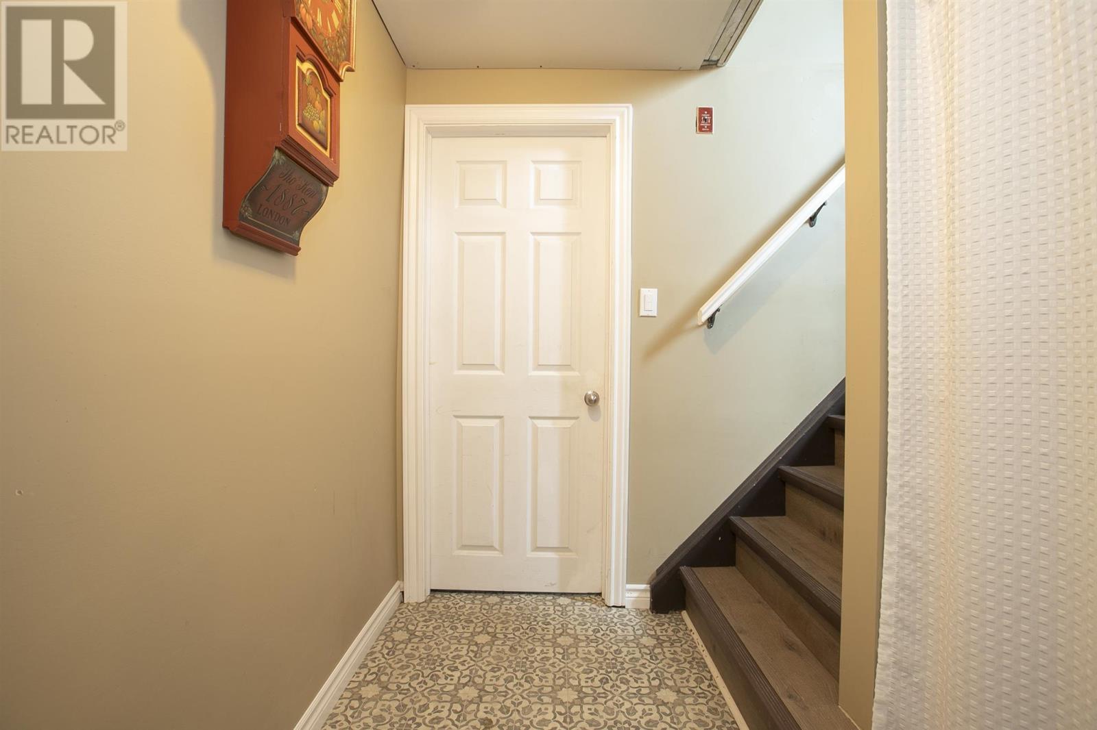 320 Sydenham RD - 42