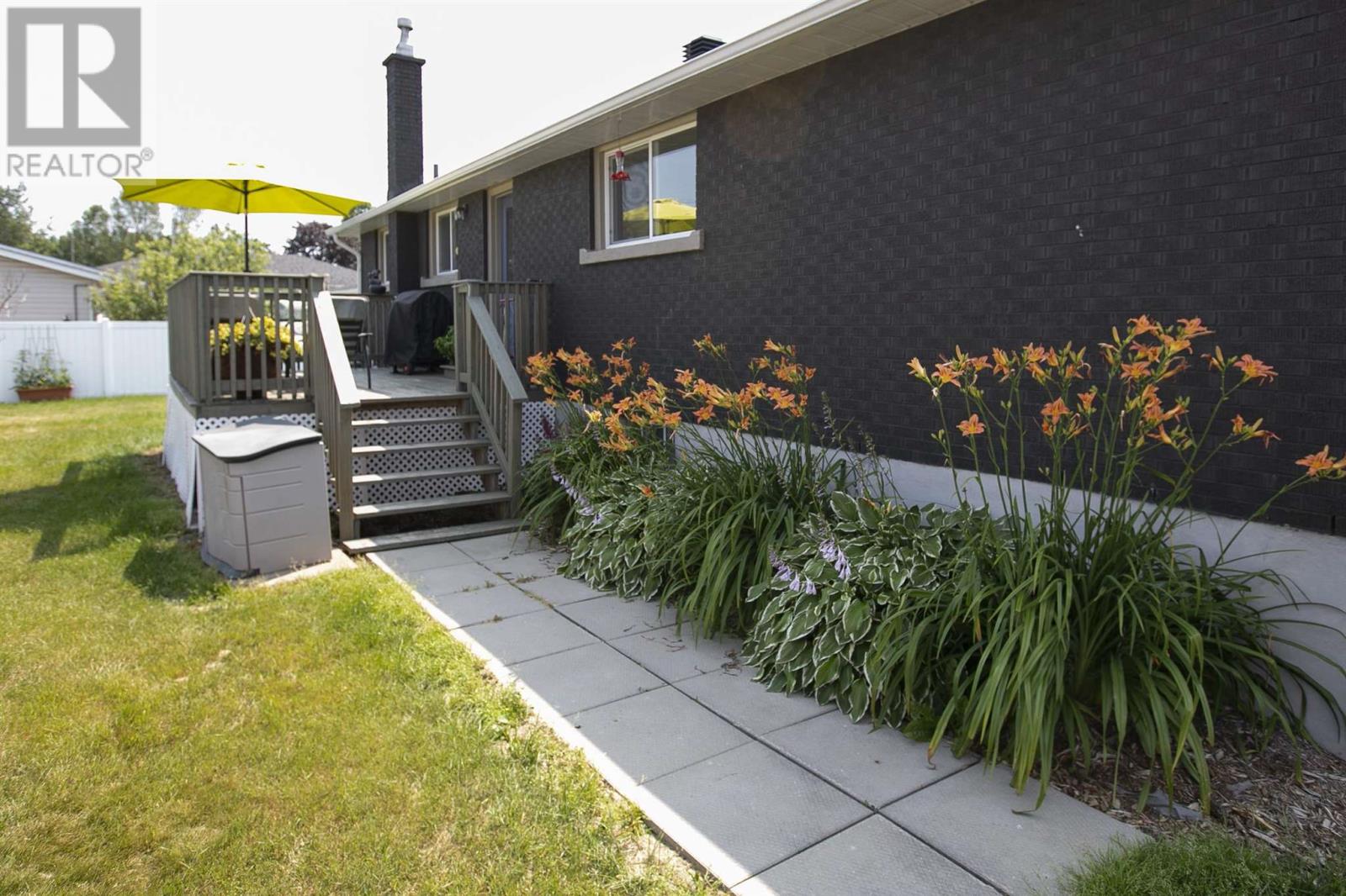 320 Sydenham RD - 9