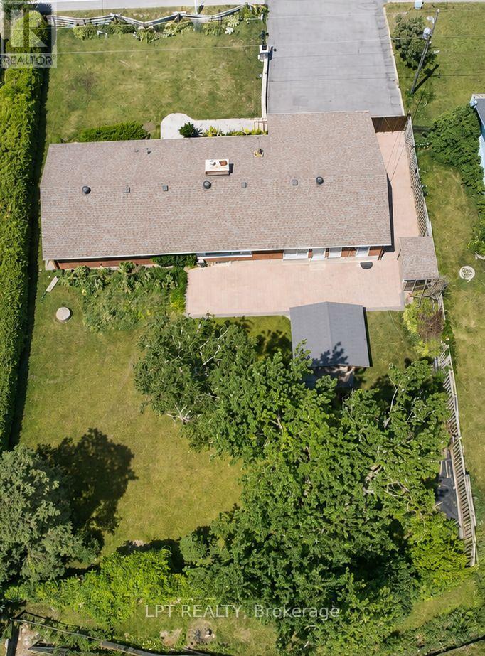 585 MAPLEVIEW DRIVE E - 40