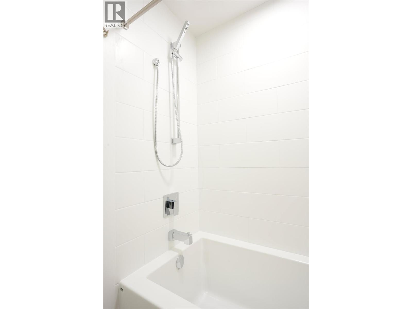 418 1380 Pridham Avenue, Kelowna