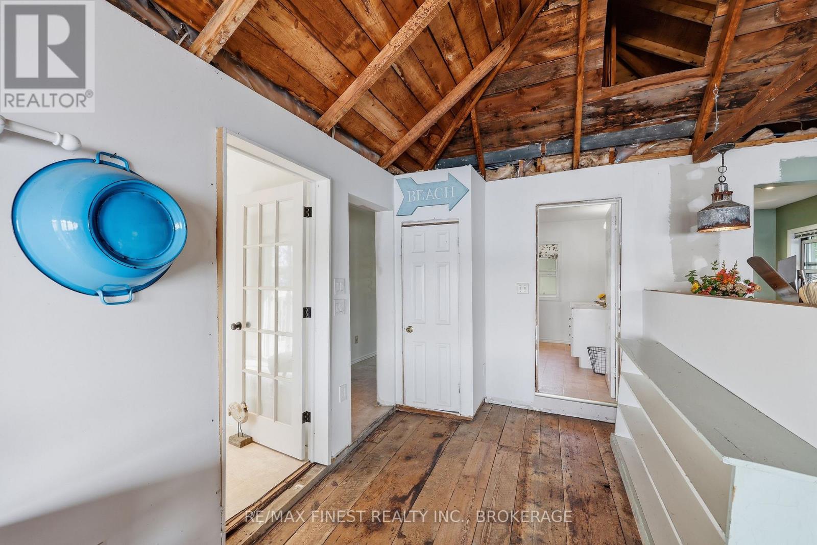 1050 ANKER LANE - Image 17