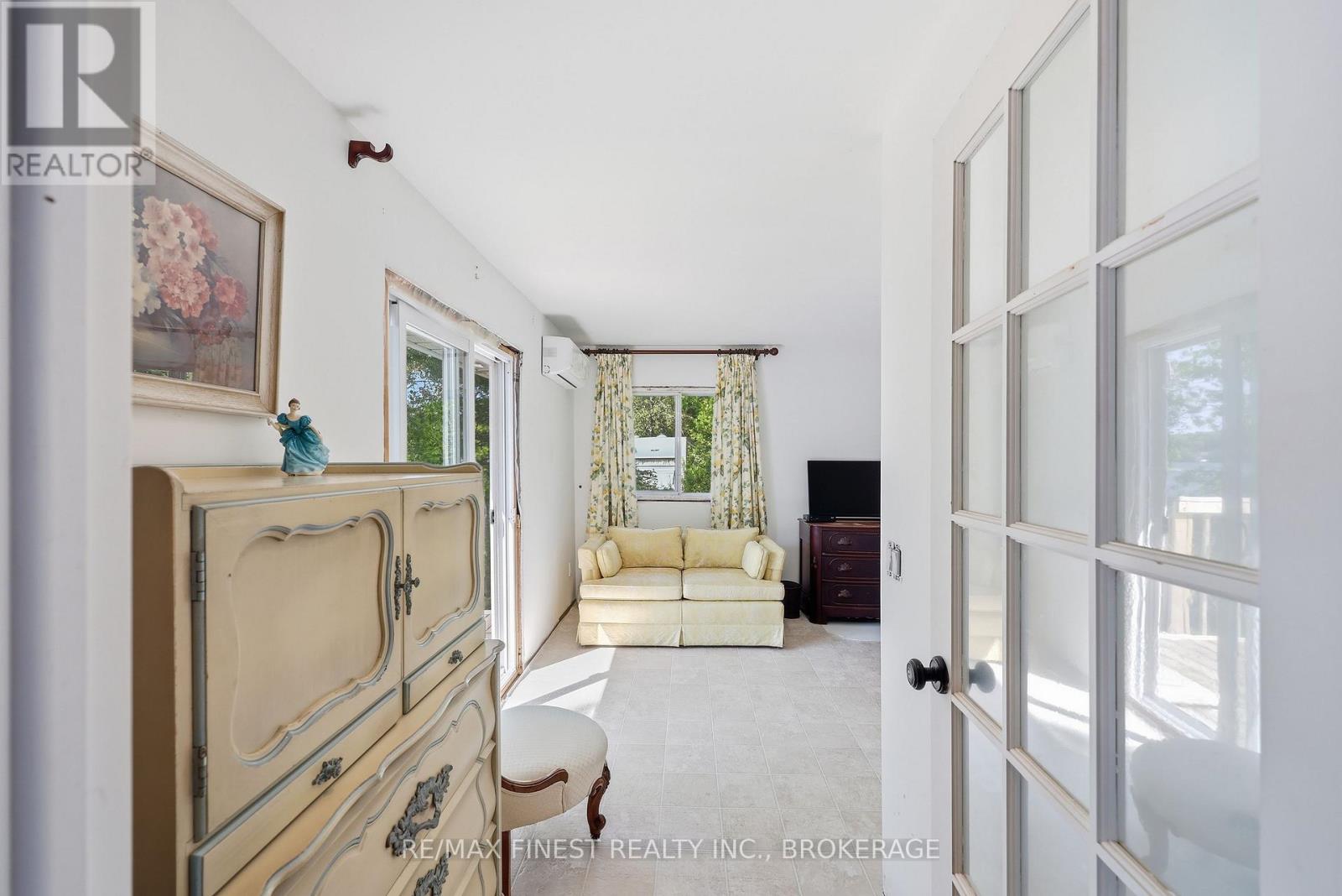 1050 ANKER LANE - Image 18