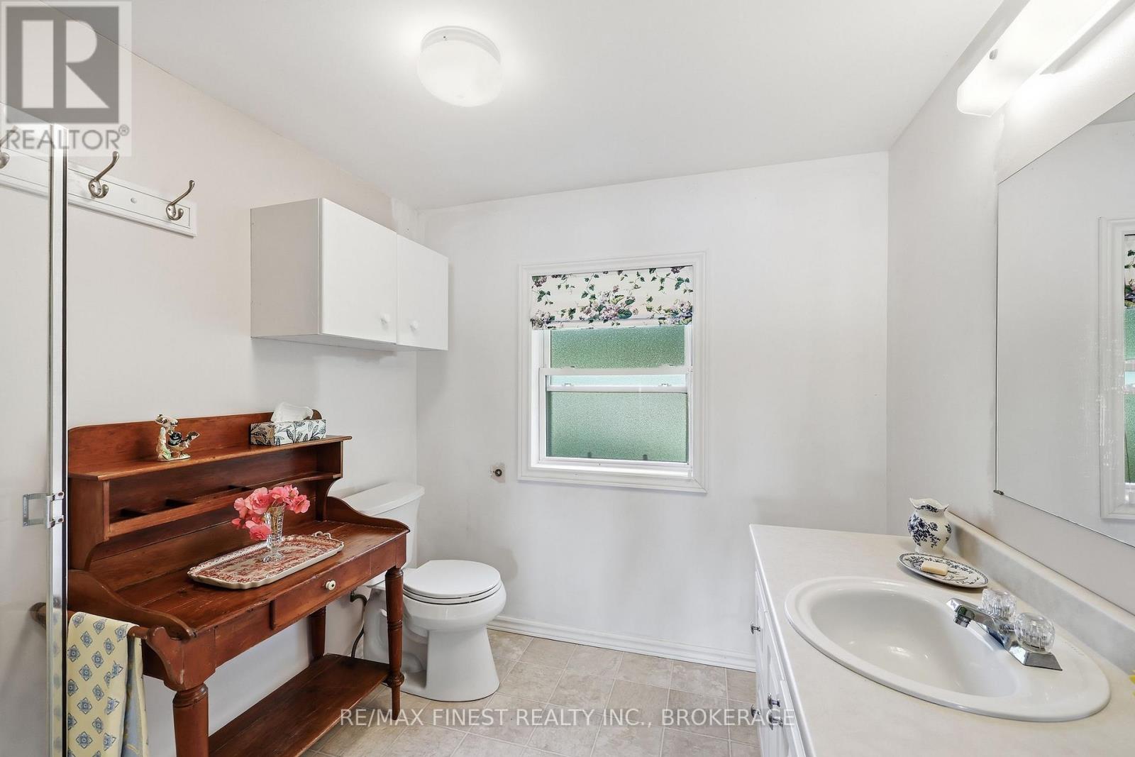 1050 ANKER LANE - Image 25