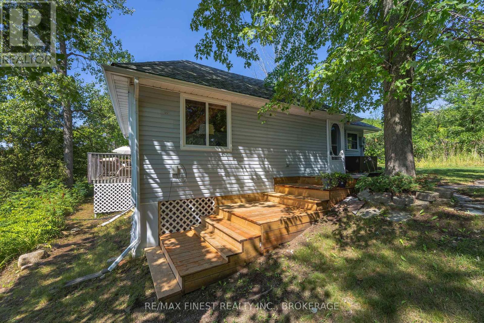 1050 ANKER LANE - Image 32