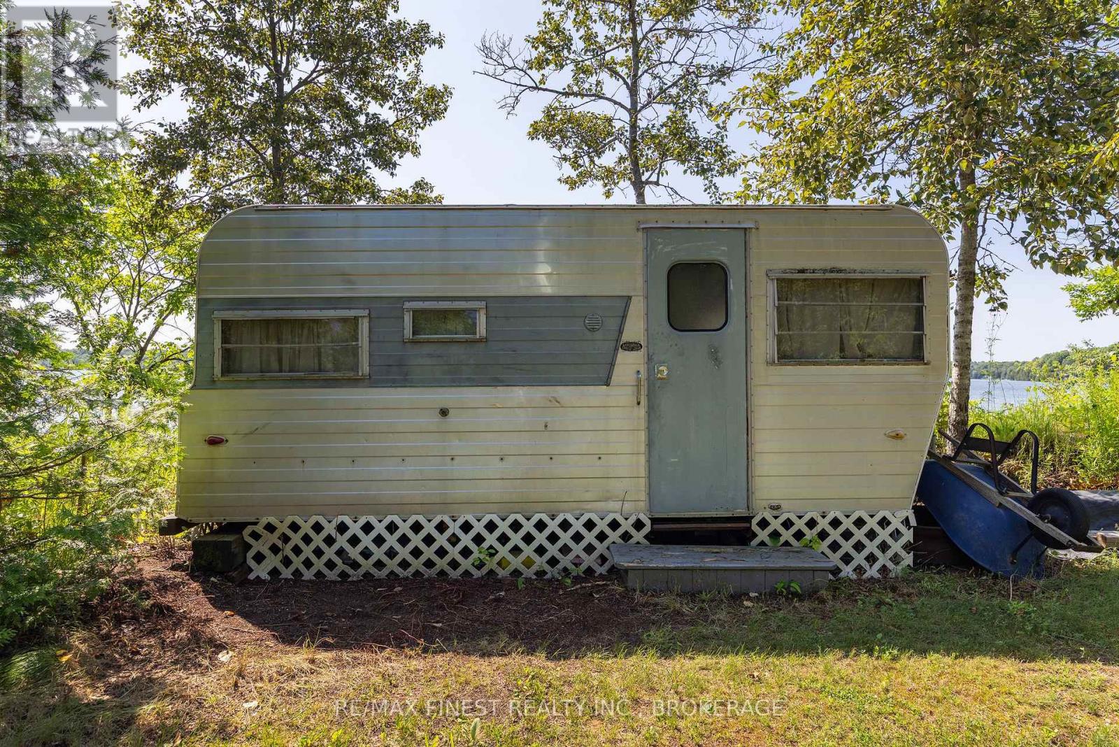 1050 ANKER LANE - Image 41