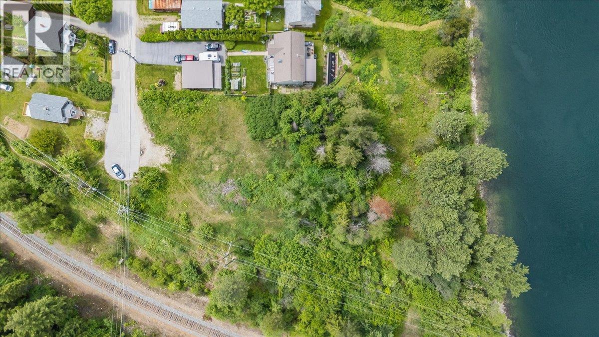  1101 1st Street, Castlegar