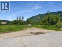 1101 1st Street Lot# Lot A, Castlegar, BC V1N1A1 Photo 9