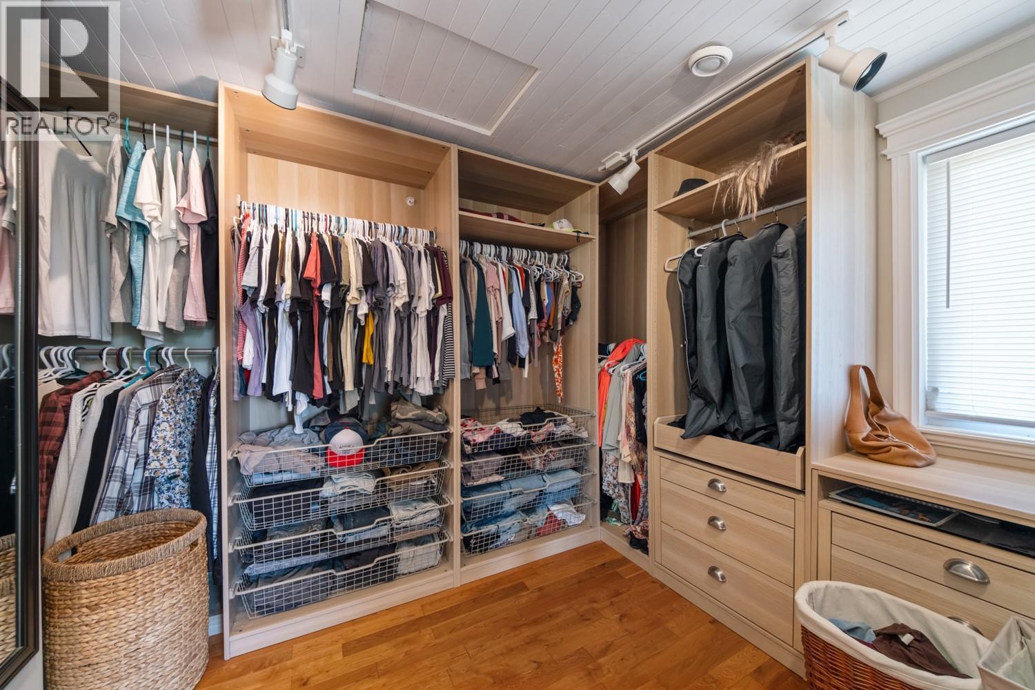 2615 Harvard Road - 35