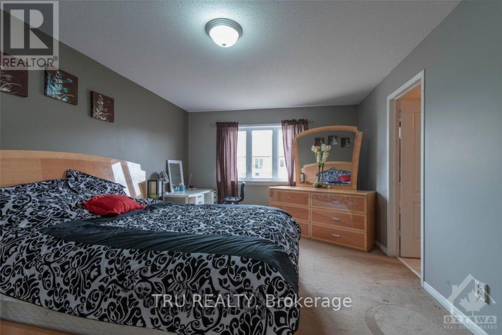 House for Rent in Ottawa – 228 BERRIGAN DRIVE, Ottawa – By Peter Sagos - Image 16