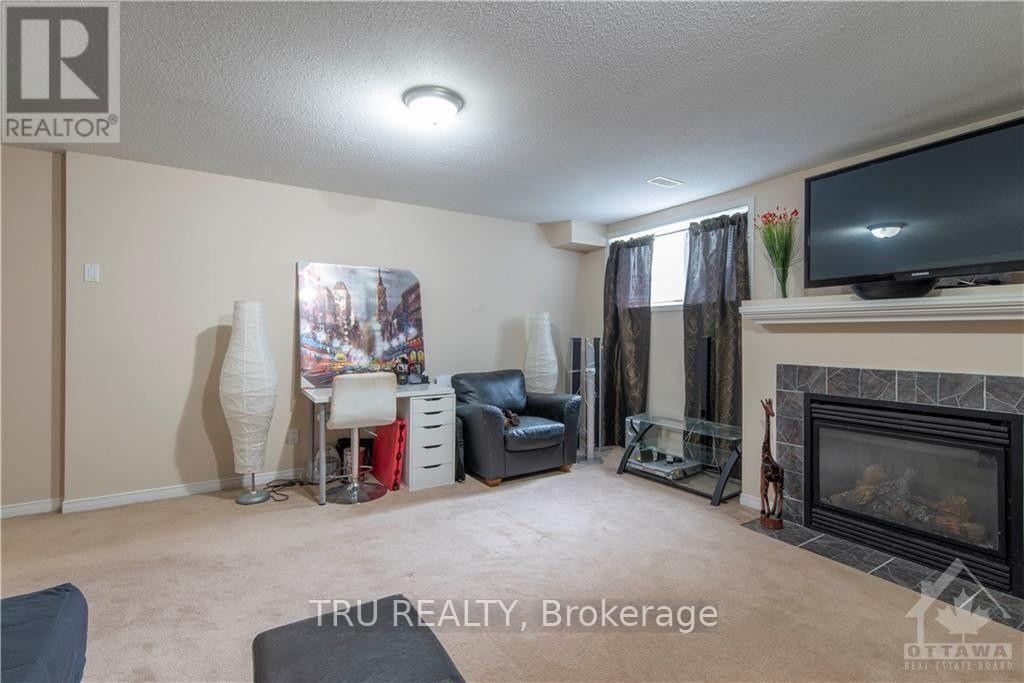 House for Rent in Ottawa – 228 BERRIGAN DRIVE, Ottawa – By Peter Sagos - Image 25
