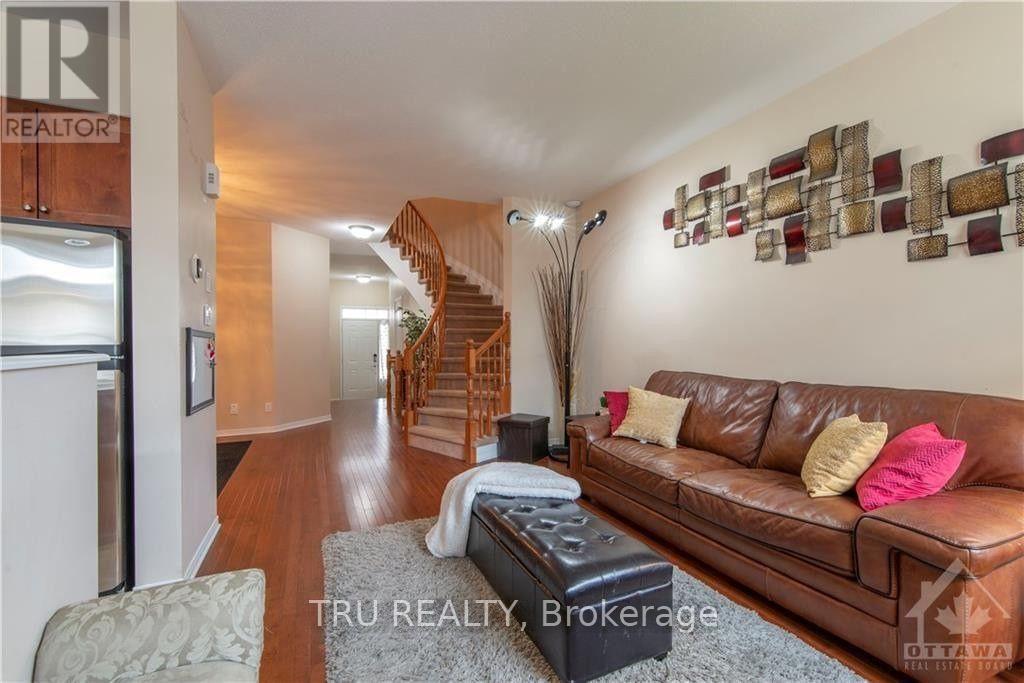House for Rent in Ottawa – 228 BERRIGAN DRIVE, Ottawa – By Peter Sagos - Image 9