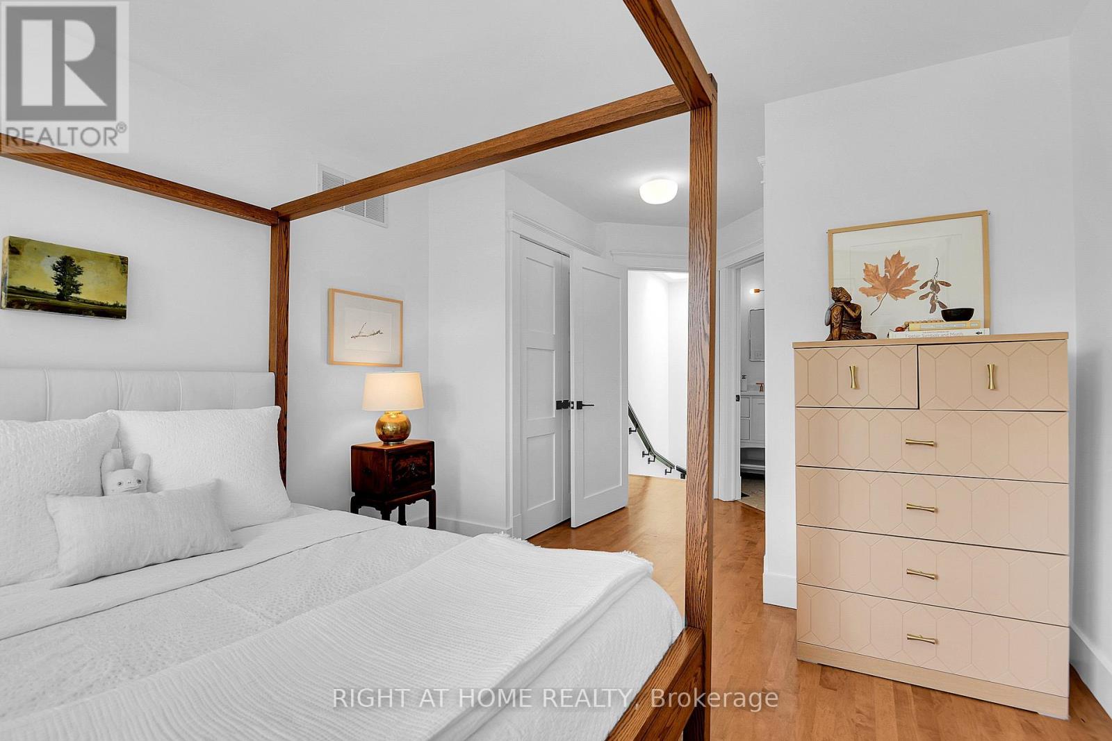 239A SUNNYSIDE AVENUE - 19