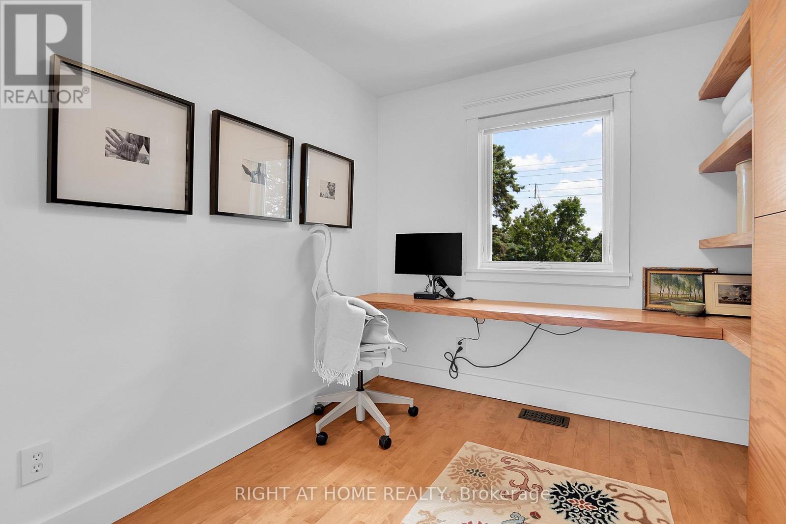 239A SUNNYSIDE AVENUE - 22