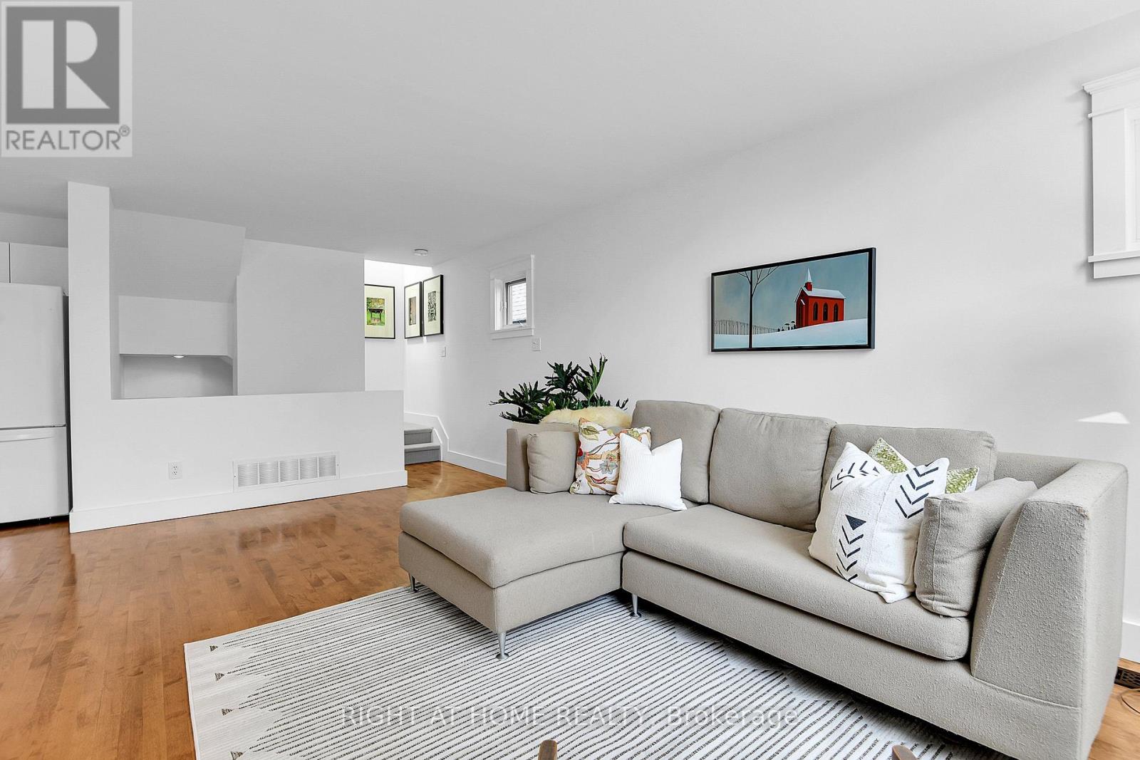 239A SUNNYSIDE AVENUE - 8