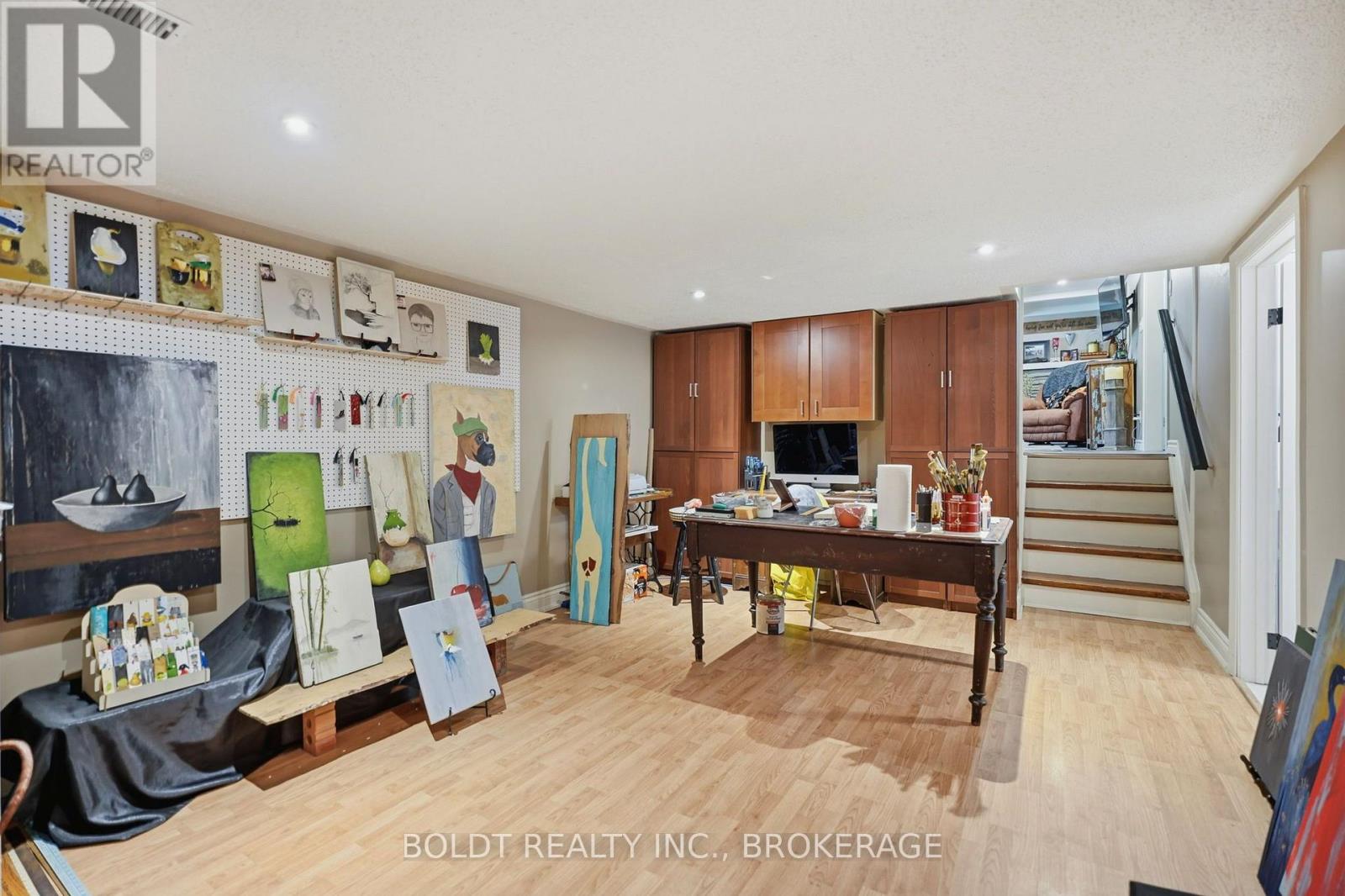 18 PRINCE CHARLES DRIVE - Image 32