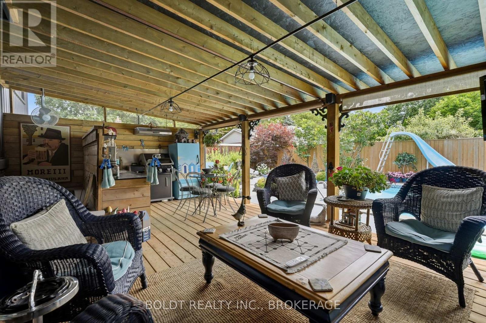 18 PRINCE CHARLES DRIVE - Image 36