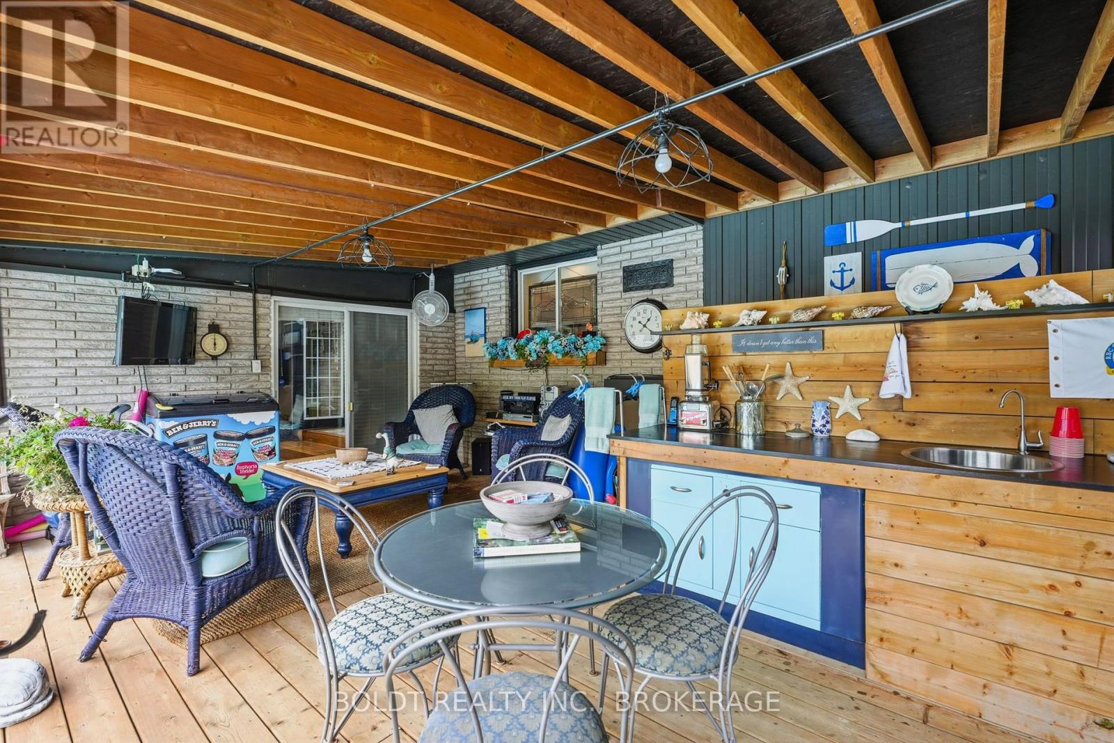 18 PRINCE CHARLES DRIVE - Image 38