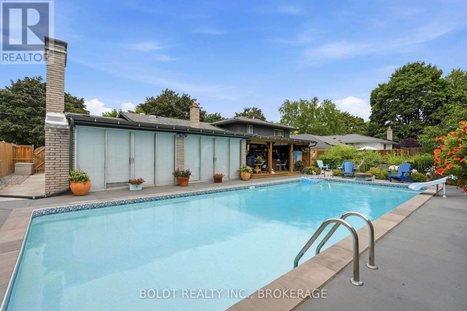 18 PRINCE CHARLES DRIVE - Image 46