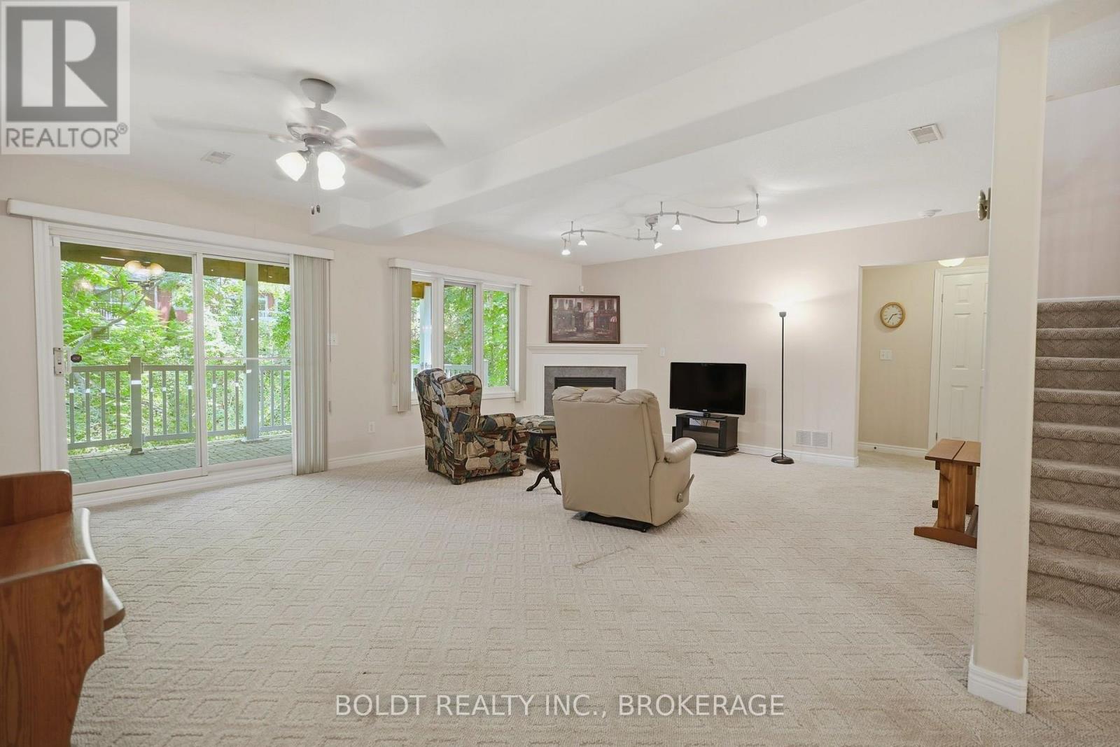 #19 174 MARTINDALE ROAD - 31