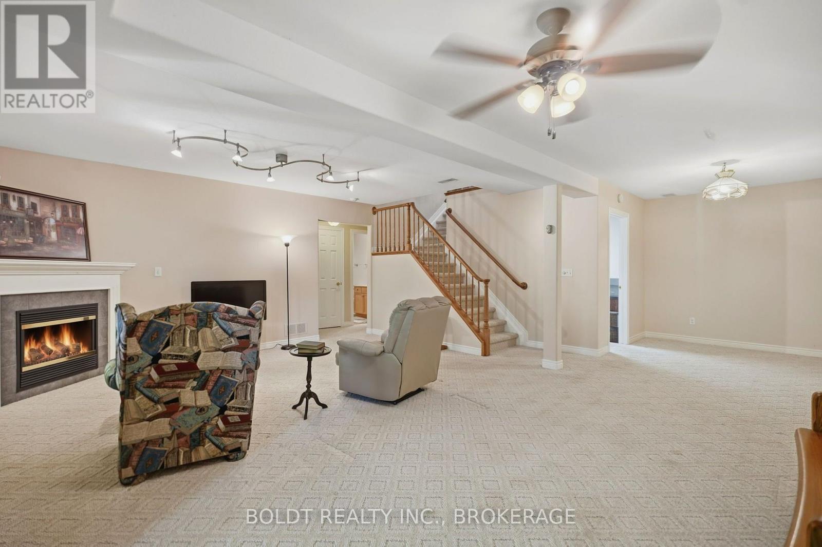 #19 174 MARTINDALE ROAD - 34