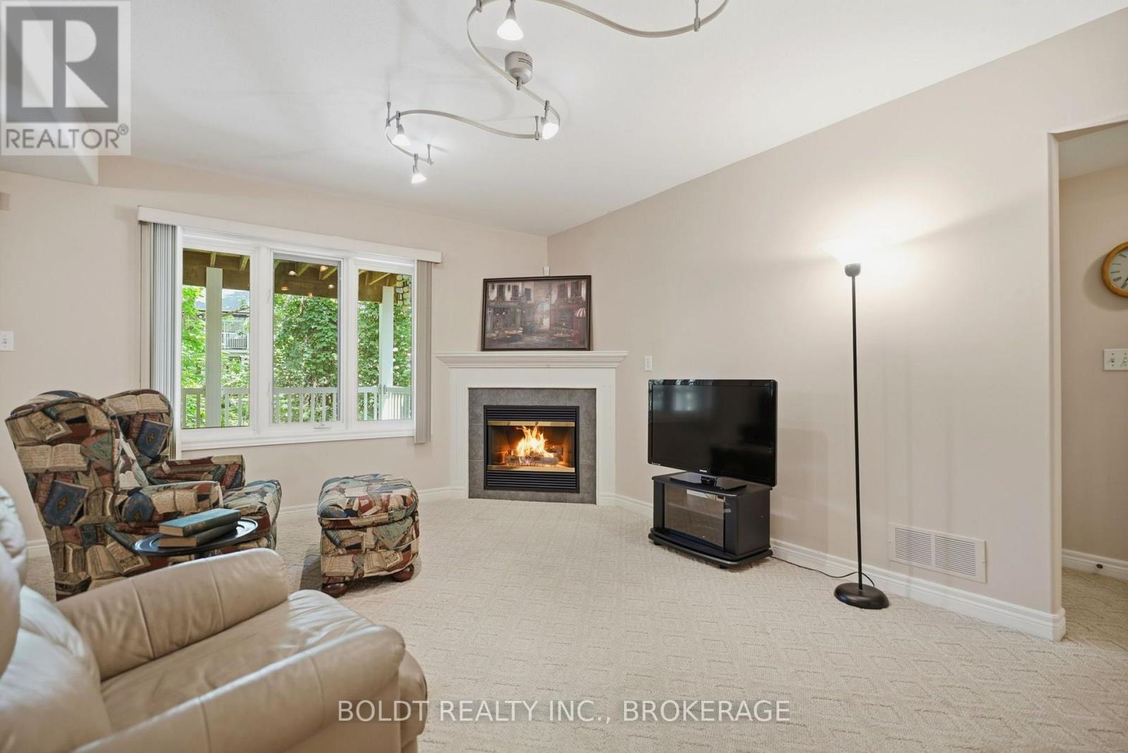 #19 174 MARTINDALE ROAD - 35
