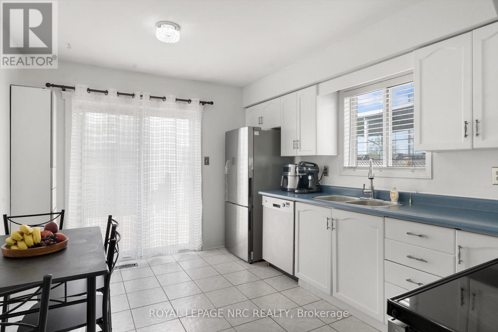 147 ST. LAWRENCE DRIVE - 13