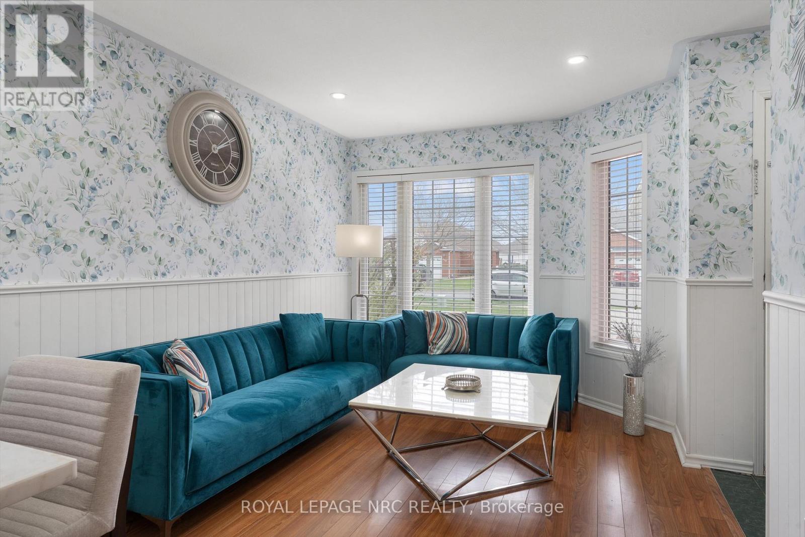 147 ST. LAWRENCE DRIVE - 8