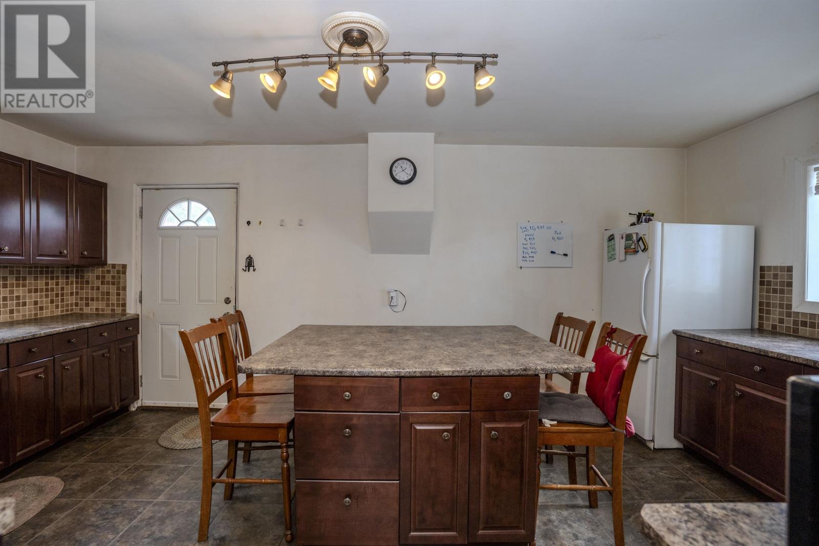 237 Finlayson ST - 10