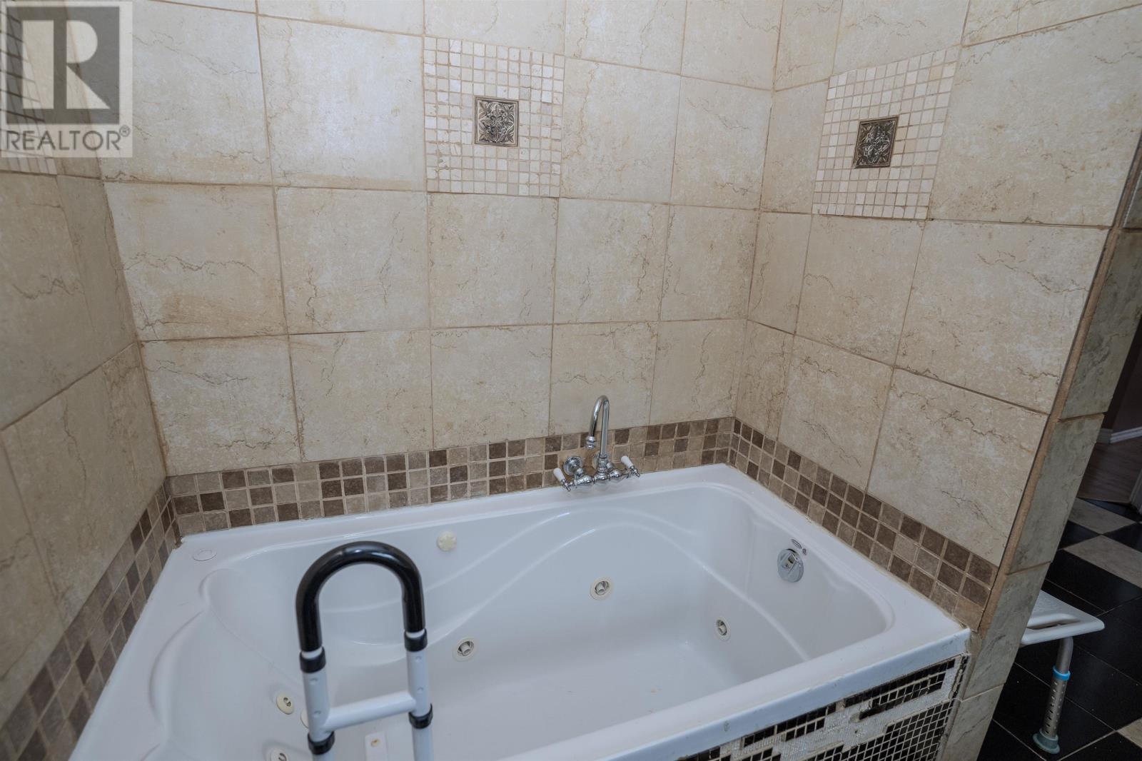 237 Finlayson ST - 23