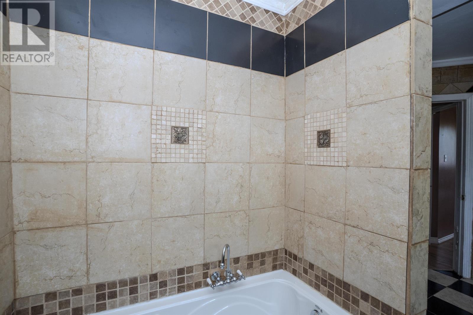 237 Finlayson ST - 24