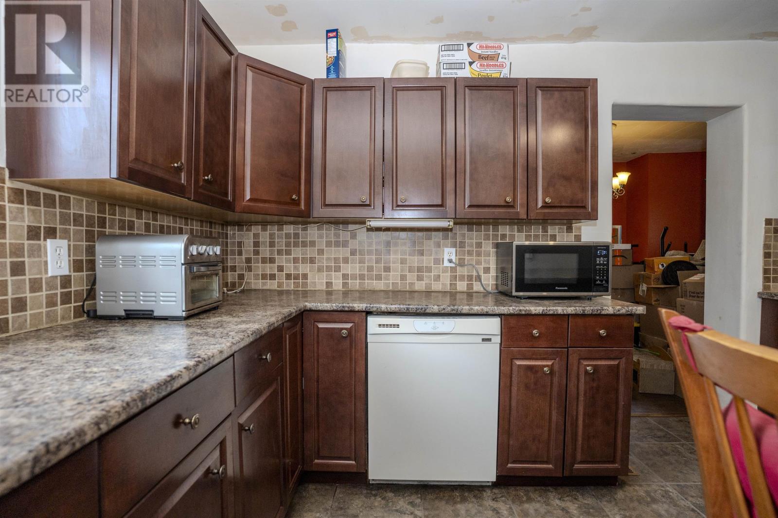 237 Finlayson ST - Image 6