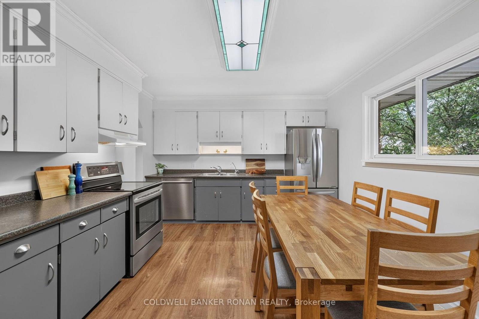 4 RICHMOND STREET E - 11