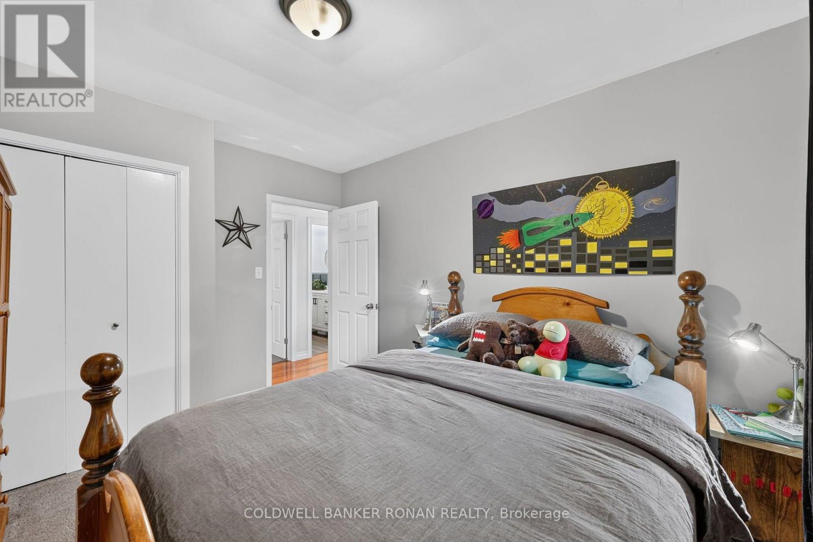 4 RICHMOND STREET E - 17