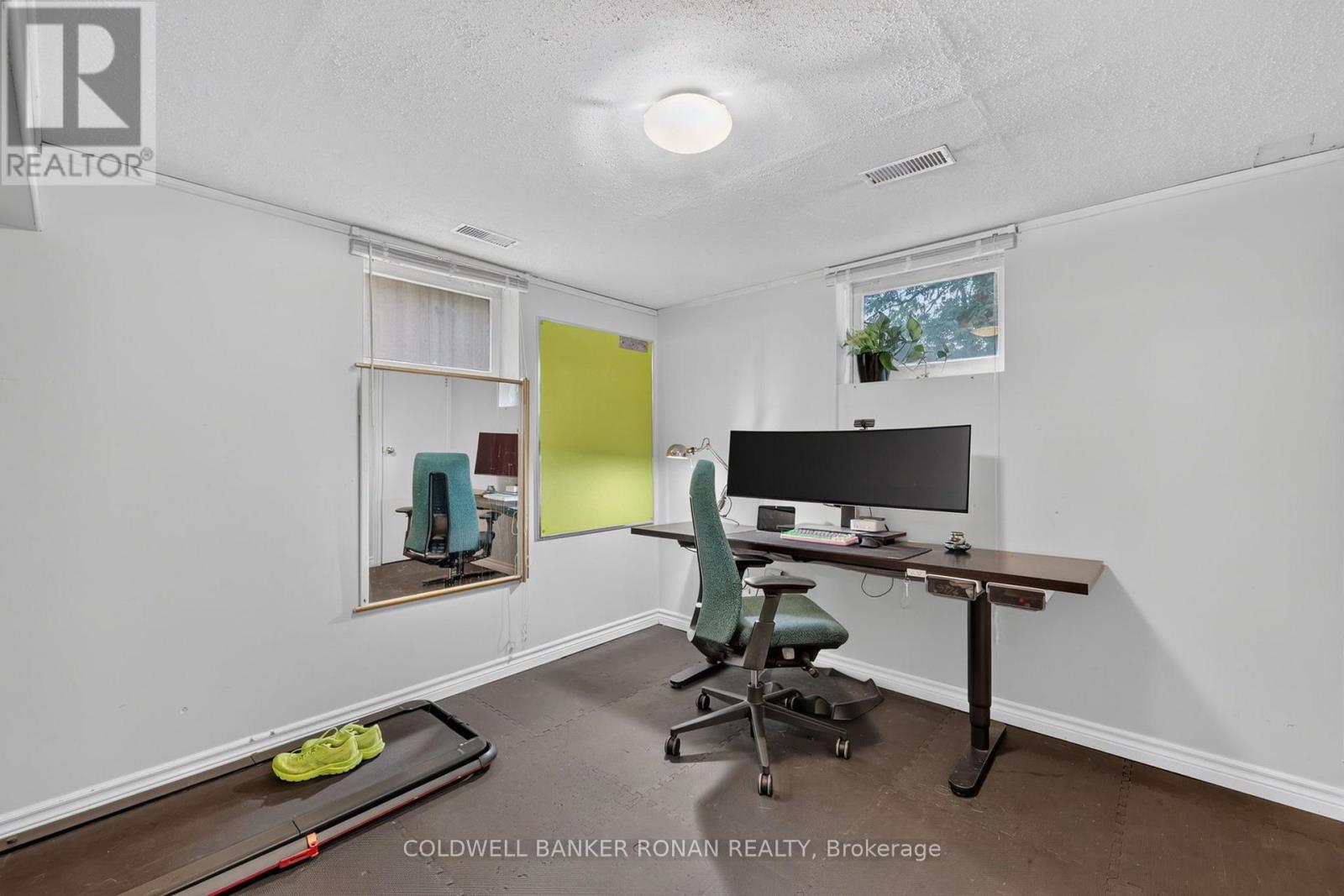 4 RICHMOND STREET E - 29