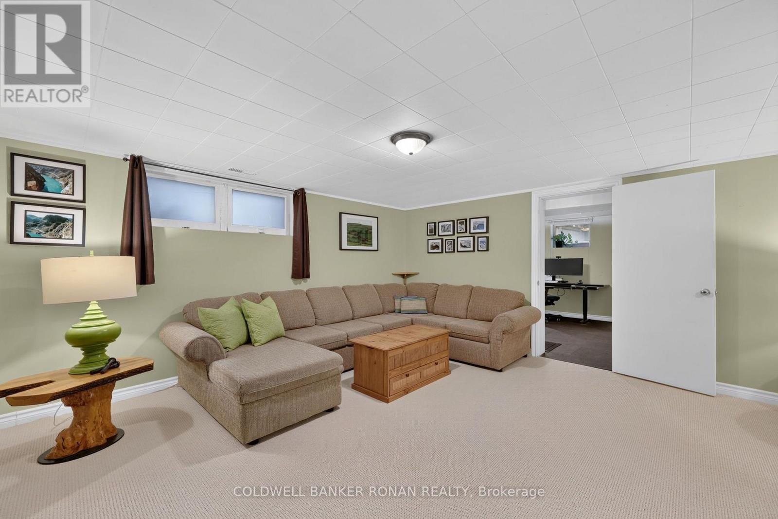 4 RICHMOND STREET E - 28