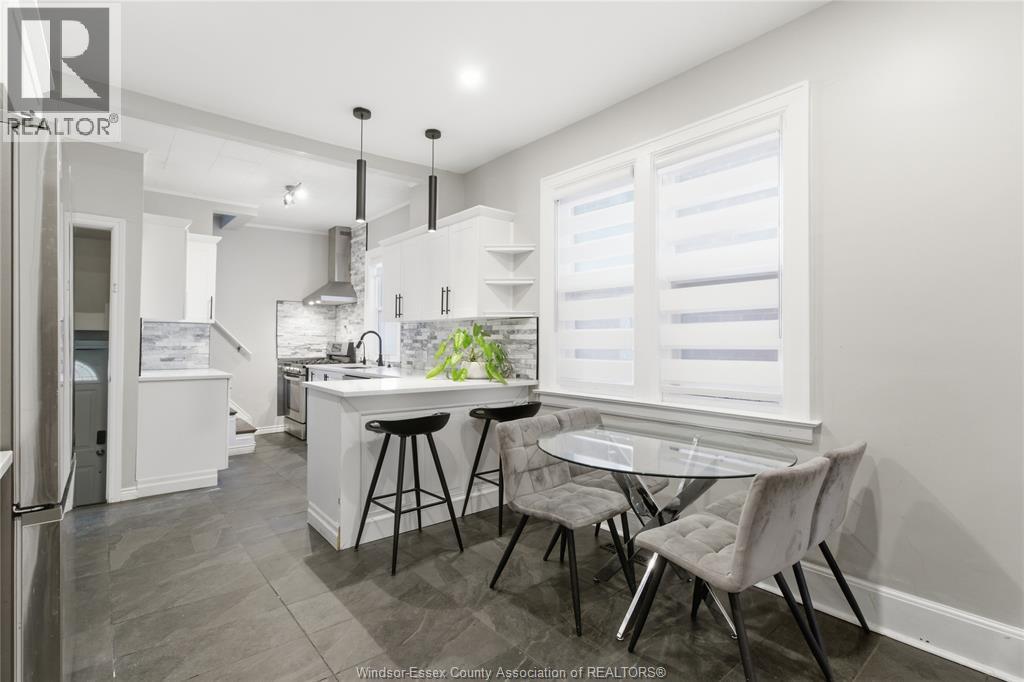 1220 GLADSTONE - 10