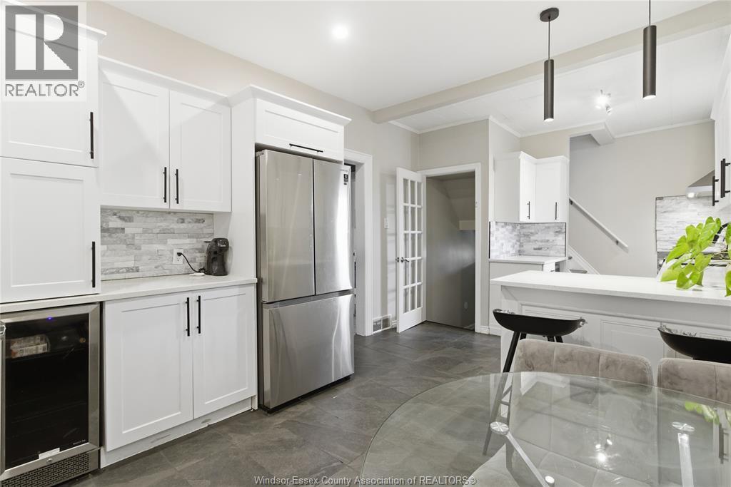 1220 GLADSTONE - 11