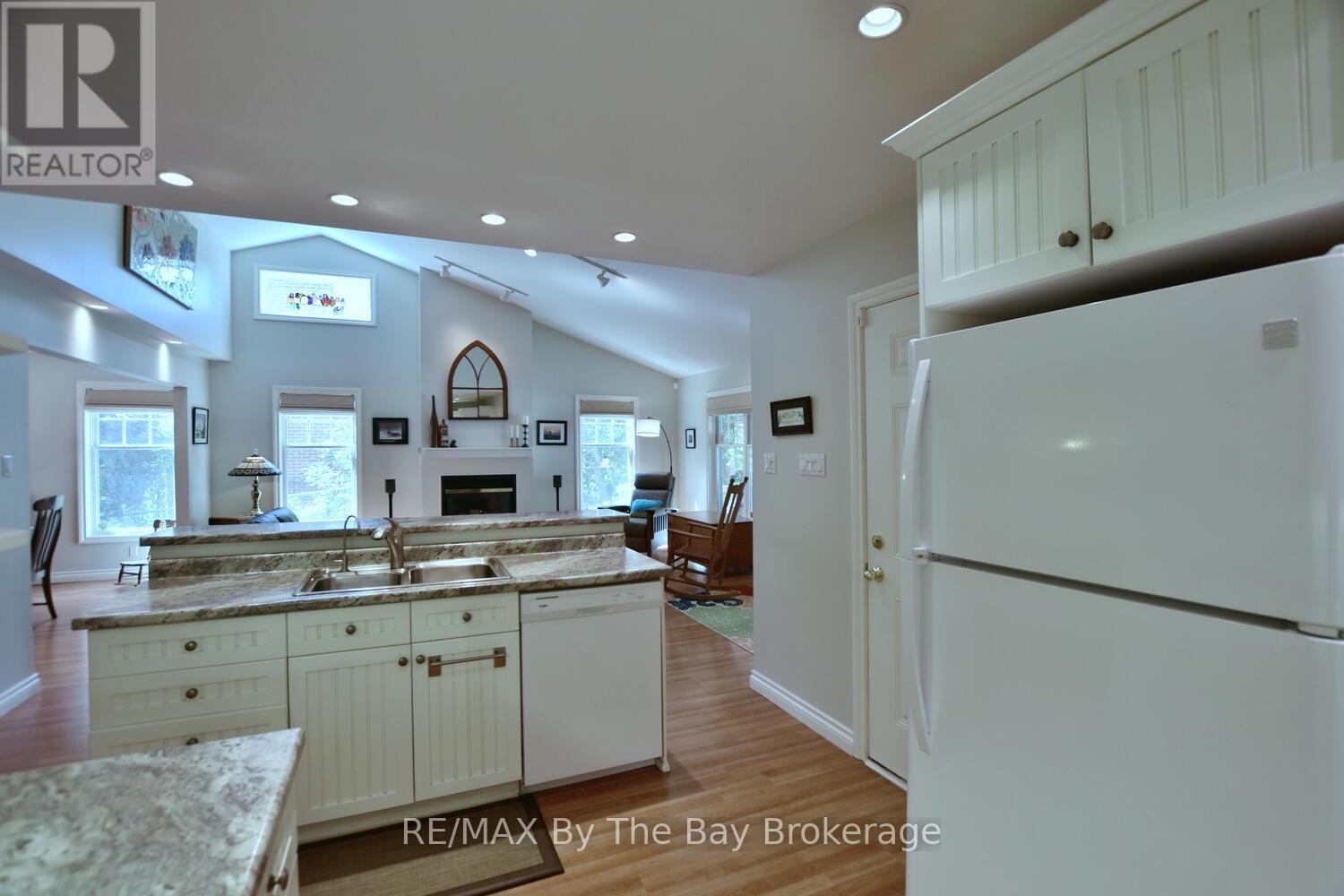1327 RIVER ROAD E - 17