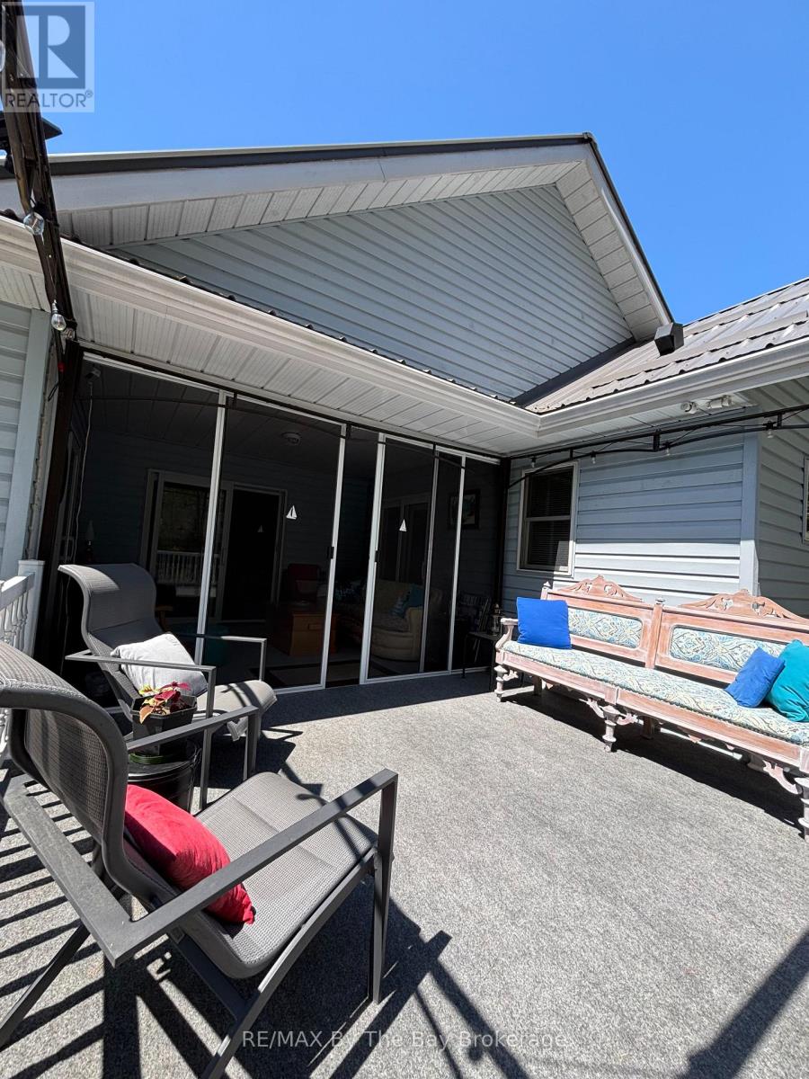 1327 RIVER ROAD E - 6