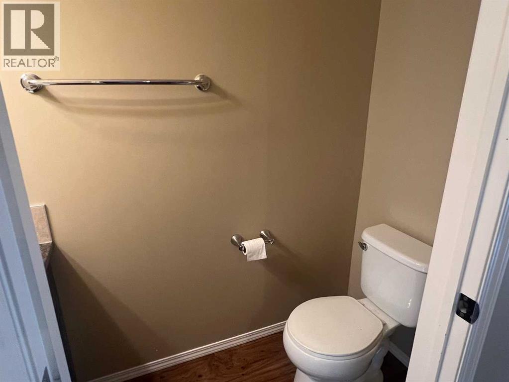 #18 45 Keystone Terrace W - 12