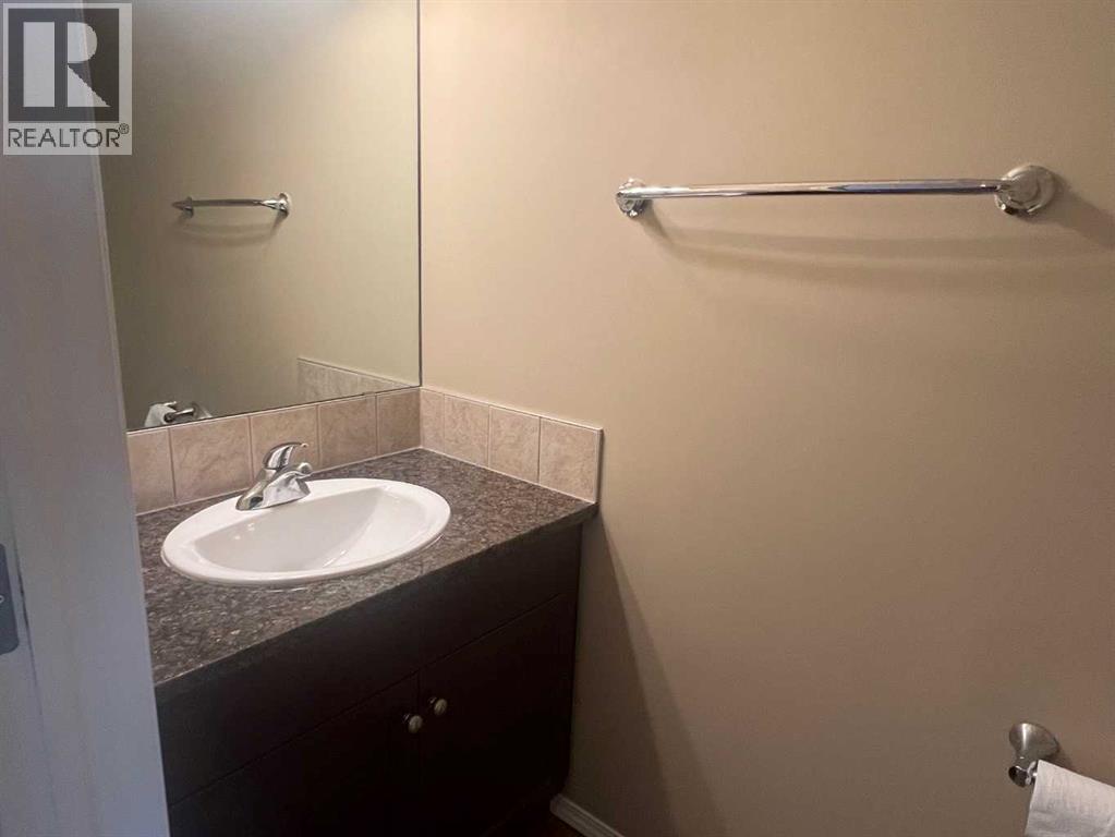 #18 45 Keystone Terrace W - 13