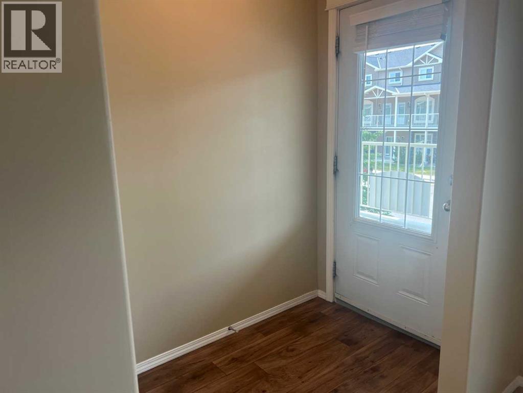 #18 45 Keystone Terrace W - 4