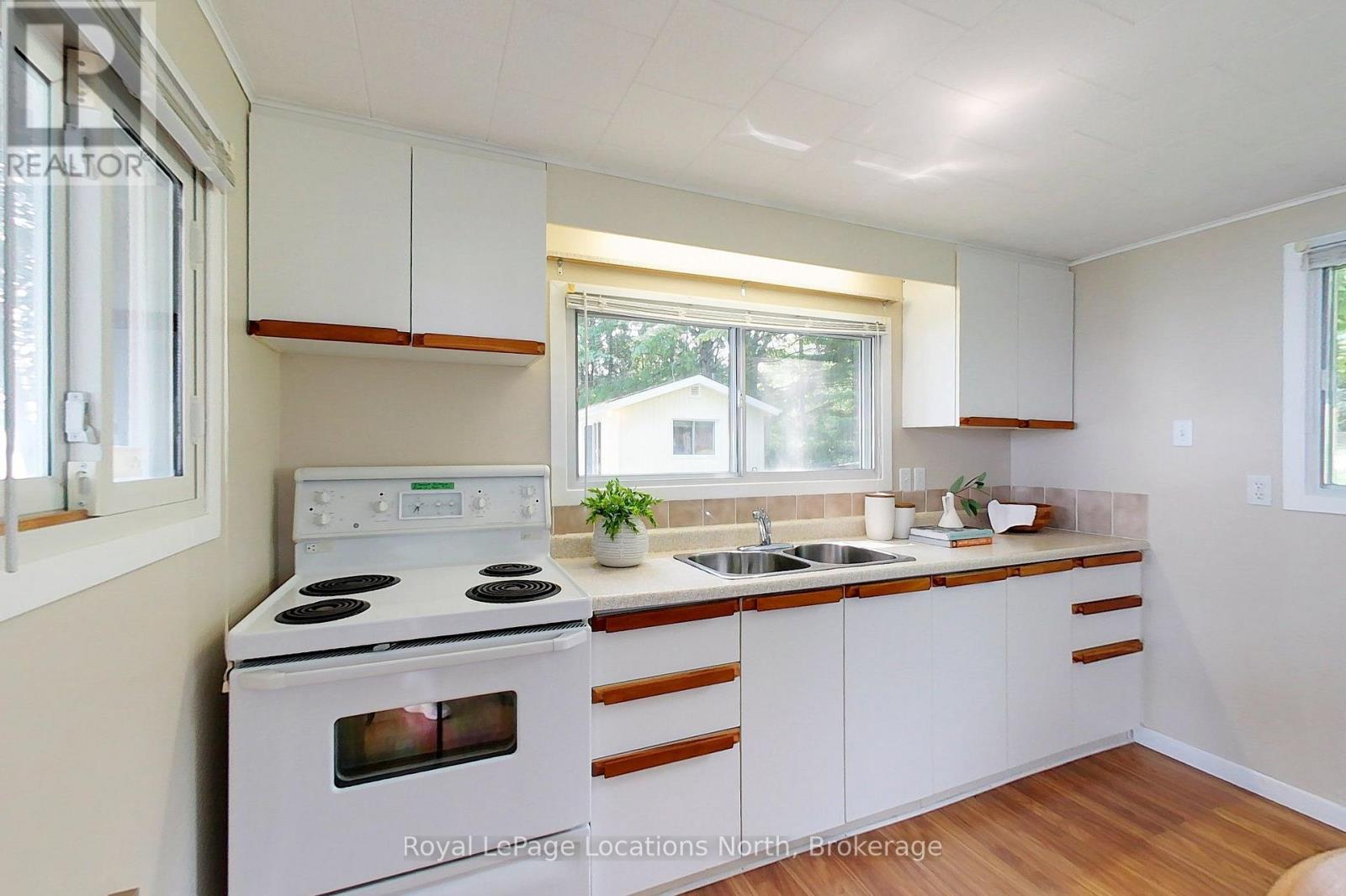 271 CEDAR AVENUE - 16