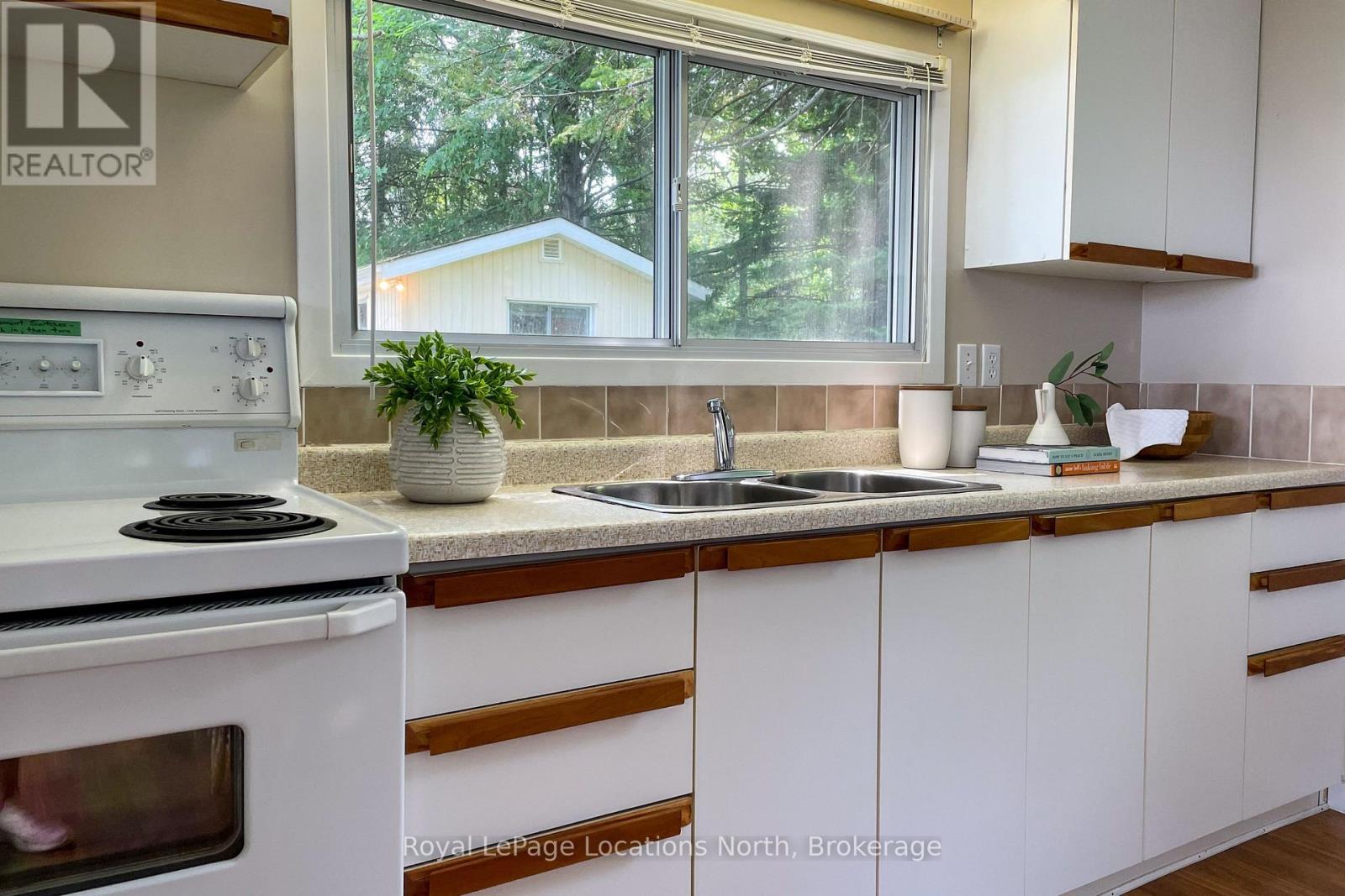 271 CEDAR AVENUE - 17