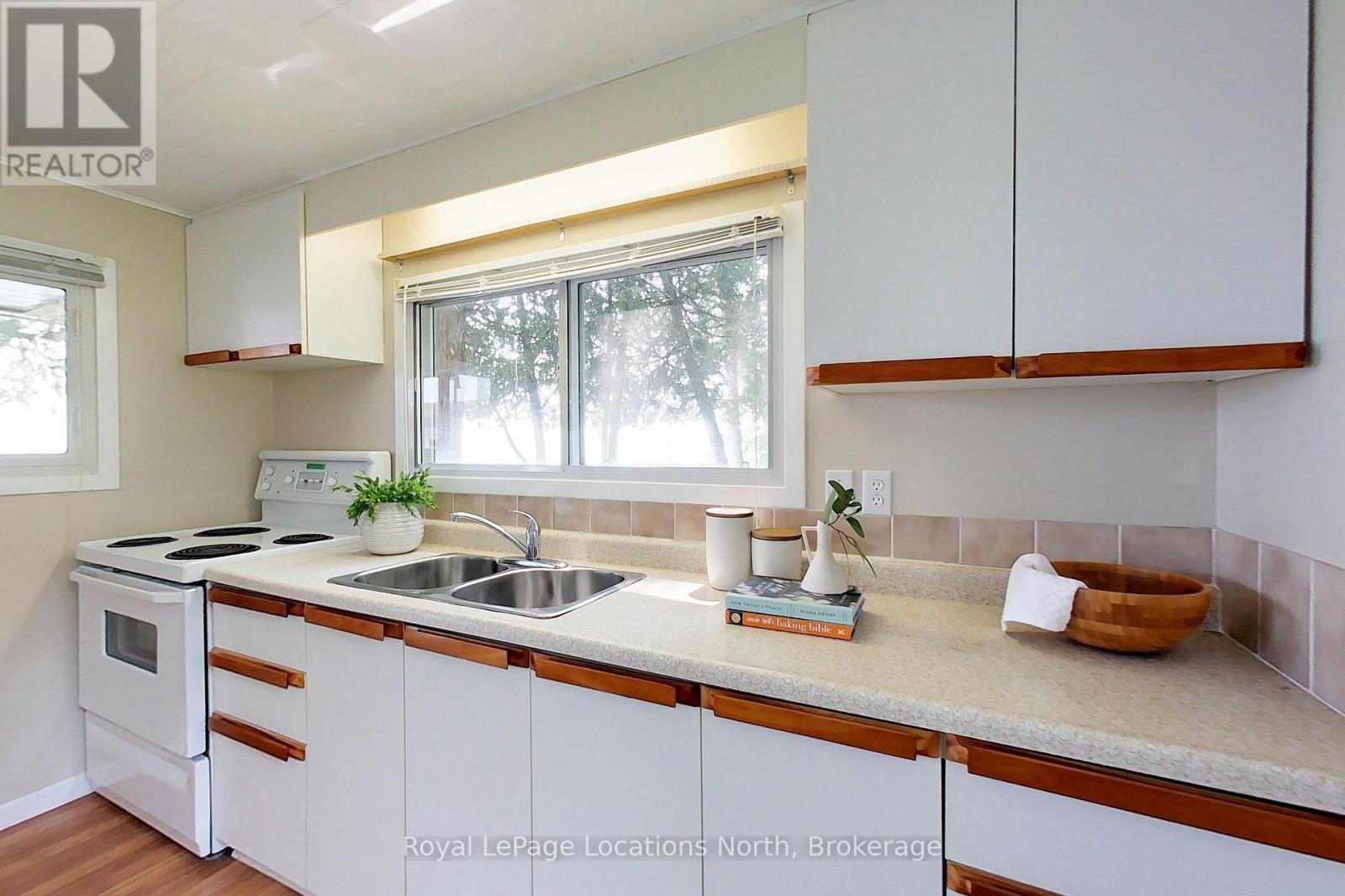 271 CEDAR AVENUE - 18