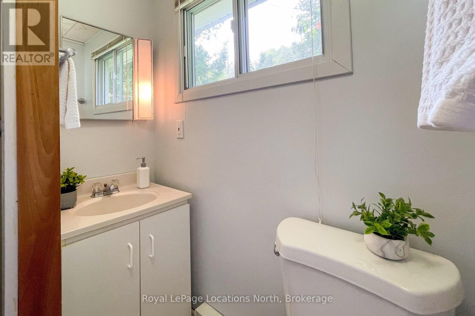 271 CEDAR AVENUE - 21