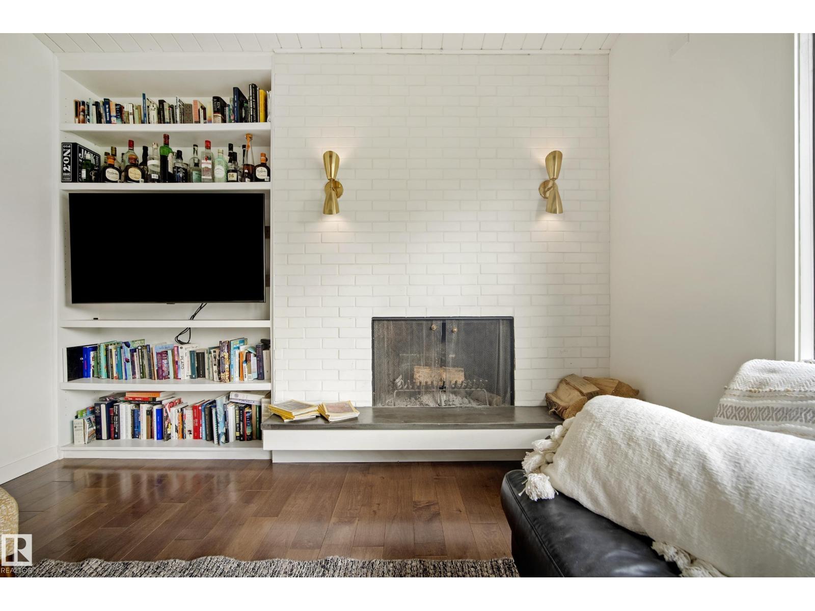 7008 91 AV NW - 16