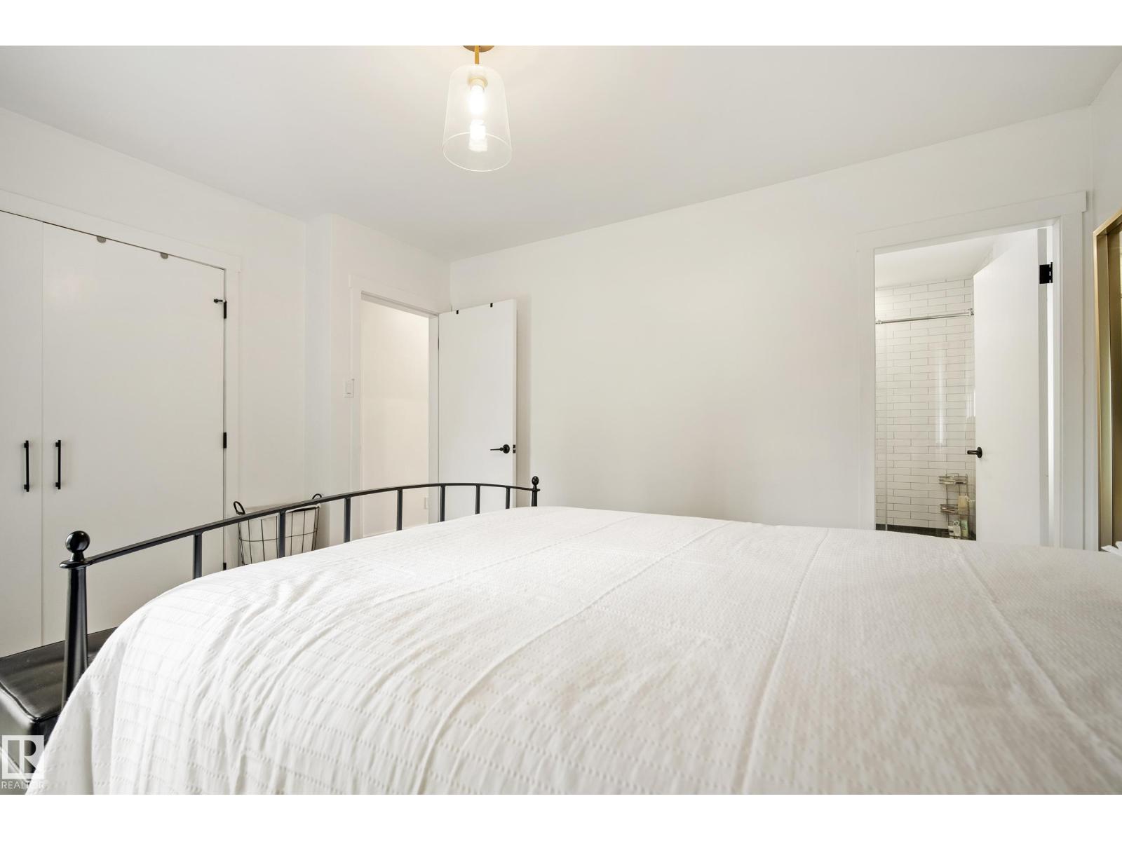 7008 91 AV NW - Image 20
